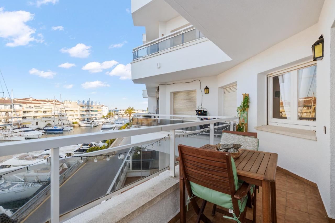 Welcs Apartamento 055 Emp Con Terraza Y Vistas Al Canal Ampuriabrava Exterior foto